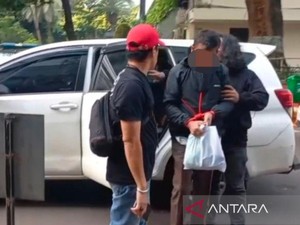 Polisi Tangkap Sopir Taksi Online yang Ngamuk Rusak Mobil di Tol JORR