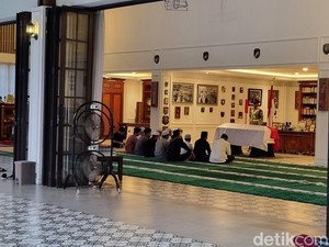 Jenazah Eks Menhan Ryamizard Ryacudu Tiba di Rumah Duka, Pelayat Berdatangan