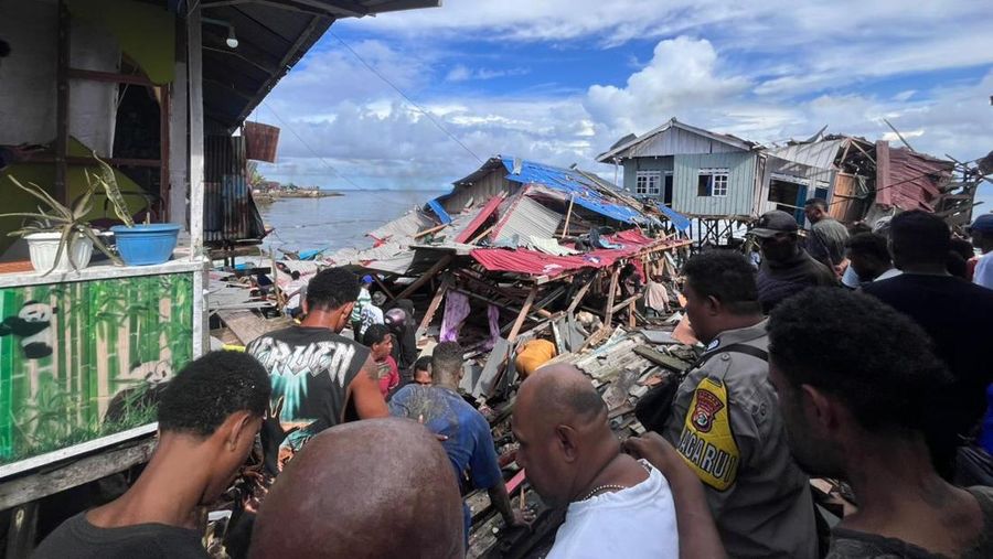 Bom diduga sisa peninggalan Perang Dunia II meledak di Biak Numfor.