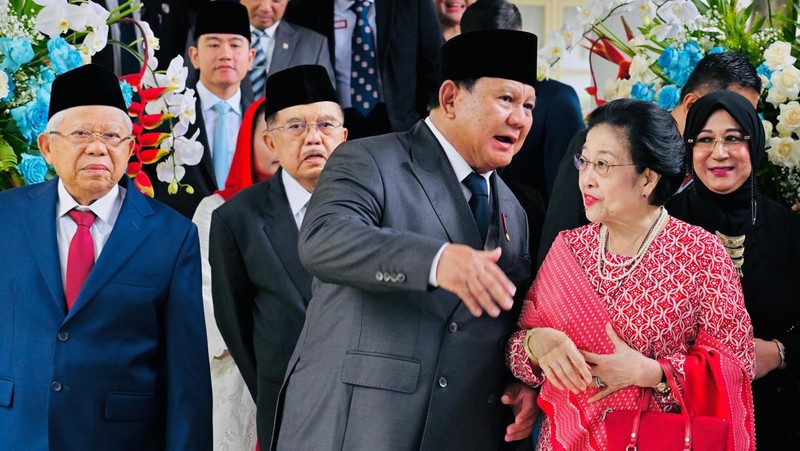 Presiden Prabowo Subianto dan Presiden ke-5 RI Megawati Soekarnoputri menunjukkan keakraban saat menghadiri upacara peringatan Hari Lahir Pancasila di Gedung Pancasila, Jakarta, Senin (1/6/2026).