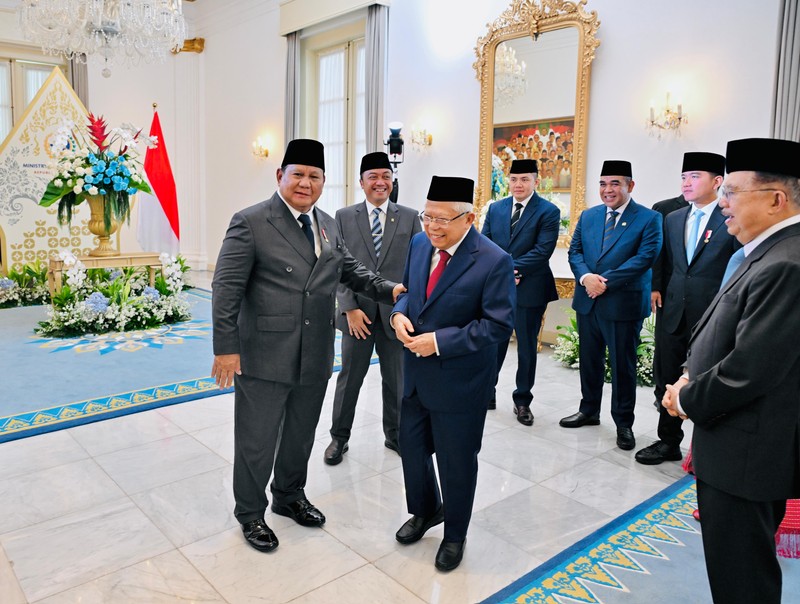 Presiden Prabowo Subianto dan Presiden ke-5 RI Megawati Soekarnoputri menunjukkan keakraban saat menghadiri upacara peringatan Hari Lahir Pancasila di Gedung Pancasila, Kementerian Luar Negeri, Jakarta, Senin (1/6/2026). (Dok. BPMI Sekretariat Presiden/Laily Rachev)