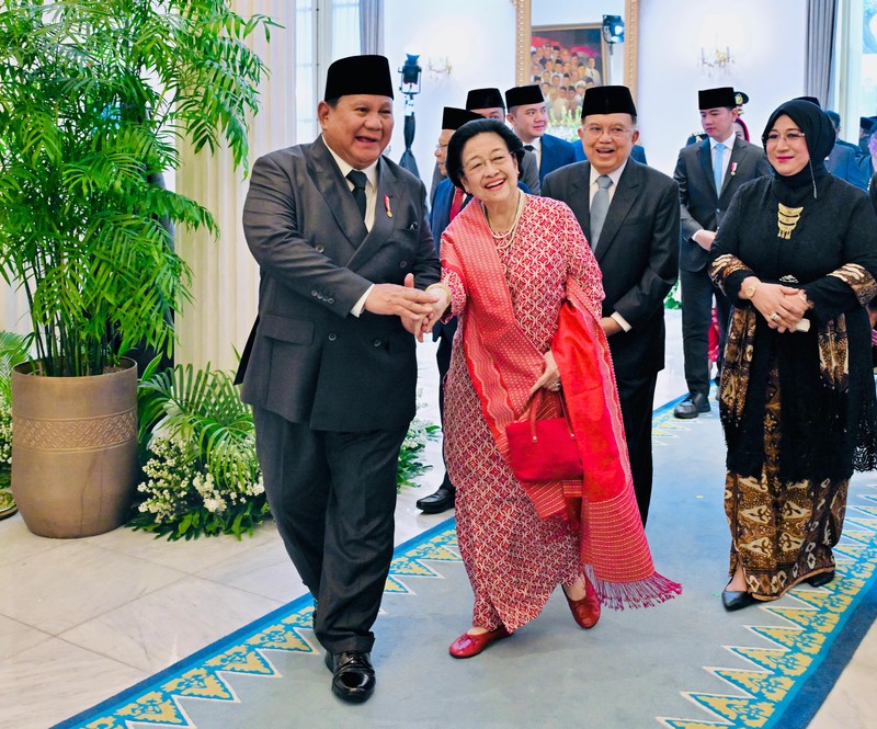 Presiden Prabowo Subianto dan Presiden ke-5 RI Megawati Soekarnoputri menunjukkan keakraban saat menghadiri upacara peringatan Hari Lahir Pancasila di Gedung Pancasila, Kementerian Luar Negeri, Jakarta, Senin (1/6/2026). (Dok. BPMI Sekretariat Presiden/Laily Rachev)