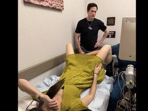 Kontroversi Influencer Antiaging, Bagikan Momen Kekasihnya USG Transvaginal