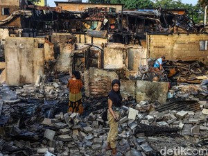 Warga Cerita Detik-detik Api Menjalar Cepat Saat Kebakaran di Kemayoran Jakpus