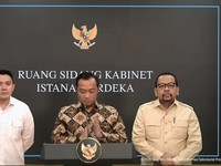 Keterangan Pers Mensesneg, Seskab dan Kepala Bakom, Ruang Sidang Kabinet, Selasa (2/6/2026). (Tangkapan layar youtube Setpres RI)