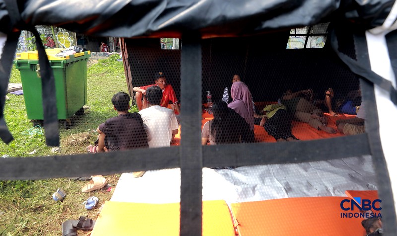 Suasana pemukiman yang hangus terbakar di dekat Pasar Jiung, Kemayoran, Jakarta Pusat, telah berhasil dipadamkan, Selasa (2/6/2026). (CNBC Indonesia/Muhammad Sabki)
