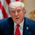 Presiden AS Donald Trump berbicara selama rapat kabinet di Ruang Kabinet di Gedung Putih, di Washington, D.C., AS, 27 Mei 2026. (REUTERS/Evan Vucci)