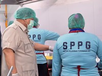 Presiden Prabowo Subianto meninjau langsung Satuan Pelayanan Pemenuhan Gizi (SPPG) di Palmerah, Jakarta, Selasa, (2/6/2026). (BPMI)