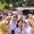 Presiden Prabowo Subianto meninjau pelaksanaan Program Makan Bergizi Gratis (MBG) di Sekolah Menengah Pertama Negeri (SMPN) 111 Jakarta pada Selasa, (2/6/2026). (BPMI)