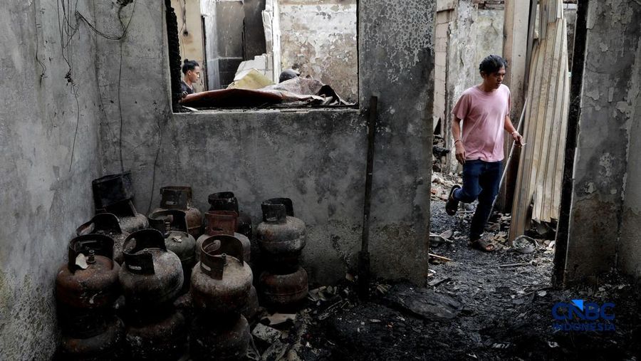 Suasana pemukiman yang hangus terbakar di dekat Pasar Jiung, Kemayoran, Jakarta Pusat, telah berhasil dipadamkan, Selasa (2/6/2026).
