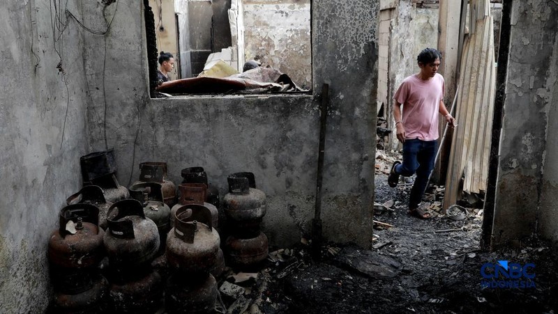 Suasana pemukiman yang hangus terbakar di dekat Pasar Jiung, Kemayoran, Jakarta Pusat, telah berhasil dipadamkan, Selasa (2/6/2026).