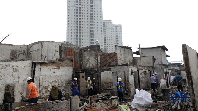 Penampakan Usai Kebakaran Pasar Jiung: Rumah Sisa Tembok-Warga Ngungsi