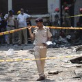 Kebakaran besar yang melanda sebuah hotel di New Delhi, India, pada Rabu (3/6/2026). (REUTERS/Adnan Abidi)