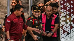 Intrik Dadan Cs di BGN: Markup Sepatu hingga Motor Listrik