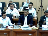 Kepala SKK Migas, Djoko Siswanto saat mengikuti Rapat Dengar Pendapat (RDP) dengan Komisi XII DPR RI di Jakarta, Rabu (3/6/2026). (Tangkapan Layar Youtube/TVR Parlemen)