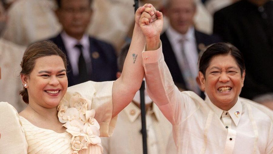 Profil Sara Duterte dan Ferdinand Marcos di Museum Nasional di Manila, Filipina. (REUTERS/Eloisa Lopez/File Photo)