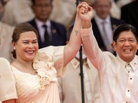 Profil Sara Duterte dan Ferdinand Marcos di Museum Nasional di Manila, Filipina. (REUTERS/Eloisa Lopez/File Photo)