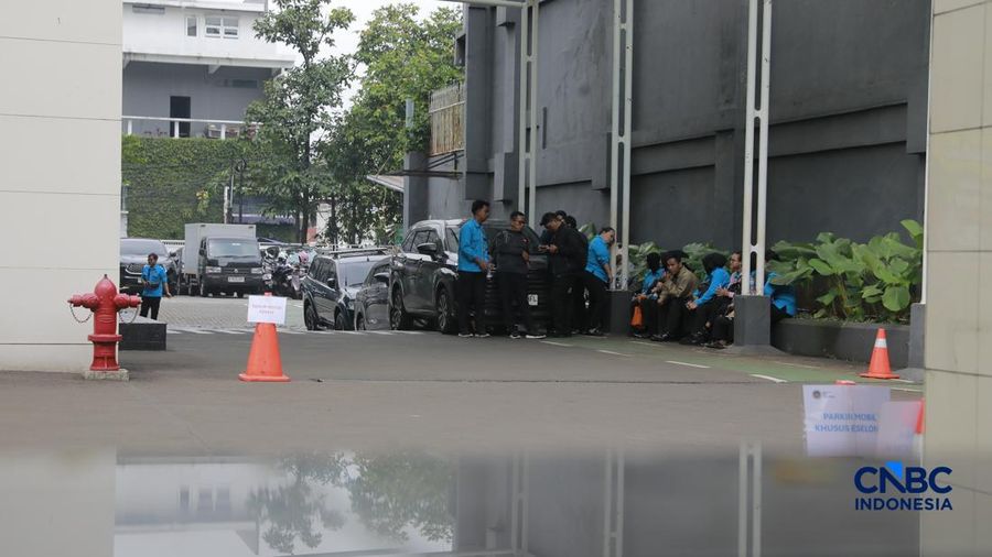 Suasana instansi Badan Gizi Nasional (BGN) tampak dijaga ketat saat Kejaksaan Agung melakukan penggeledahan pada Rabu (3/6/2026).