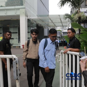 Suasana kantor Badan Gizi Nasional (BGN) tampak dijaga ketat saat Kejaksaan Agung melakukan penggeledahan pada Rabu (3/6/2026). (CNBC Indonesia/Muhammad Sabki)