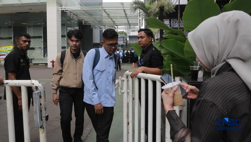 Suasana kantor Badan Gizi Nasional (BGN) tampak dijaga ketat saat Kejaksaan Agung melakukan penggeledahan pada Rabu (3/6/2026).
