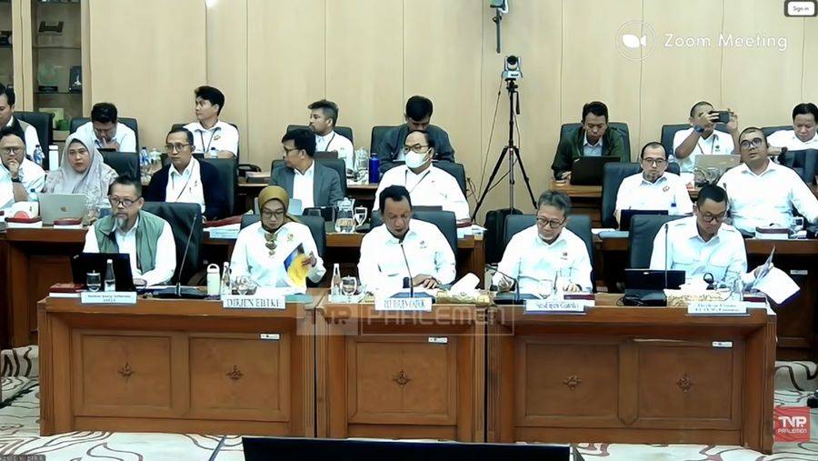 Komisi XII DPR RI - RDP dengan Dirjen Ketenagalistrikan dan Dirjen EBTKE RI serta Dirut PLN di Gedung DPR RI, Jakarta (4/6/2026). (Tangkapan layar TVR Parlemen)