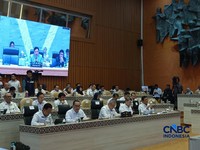 Rapat Kerja Komisi V DPR RI bersama Menteri Perhubungan (Menhub) Dudy Purwagandhi di Kompleks Parlemen, Jakarta, Kamis (4/6/2026). (CNBC Indonesia/Martyasari Rizky)