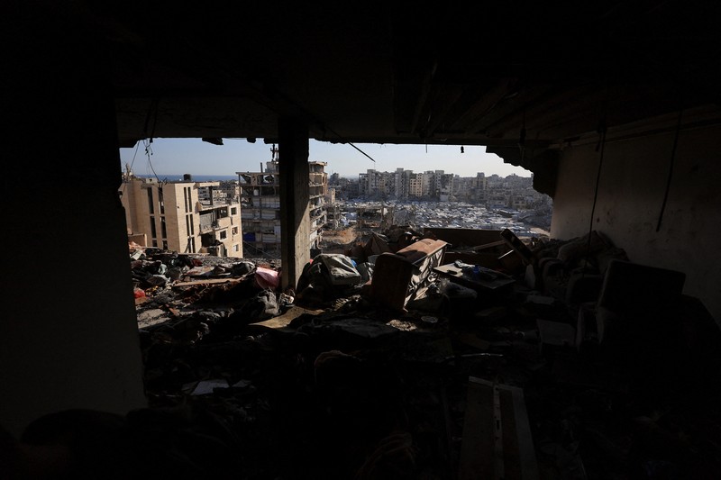 Serangan Israel menargetkan bangunan tempat tinggal di seluruh wilayah barat dan utara Kota Gaza pada Rabu 3 Juni 2026 malam waktu setempat. (REUTERS/Dawoud Abu Alkas)
