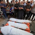 Serangan Israel menargetkan bangunan tempat tinggal di seluruh wilayah barat dan utara Kota Gaza pada Rabu 3 Juni 2026 malam waktu setempat. (REUTERS/Dawoud Abu Alkas)