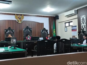 Dituntut 13 Tahun, Radit Sebut Dakwaan Bunuh Mahasiswi Unram Hasil Imajinasi
