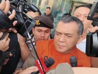 Wakil Menteri Imigrasi dan Permasyarakatan (Wamen Imipas), Silmy Karim memakai rompi oranye. (Dok. Detikcom/Kurniawan Fadilah)