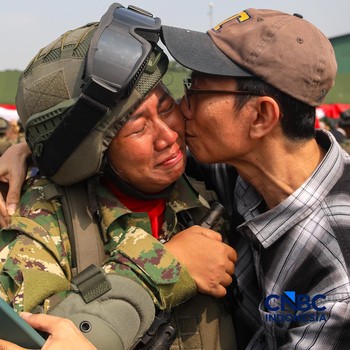 Anggota Komponen Cadangan (Komcad) memgikuti Upacara Penutupan Latsarmil Komcad ASN Kementerian/Lembaga Gelombang I di Lanud Halim Perdana Kusuma, Jakarta, Jumat (5/6/2026). (CNBC Indonesia/Faisal Rahman)