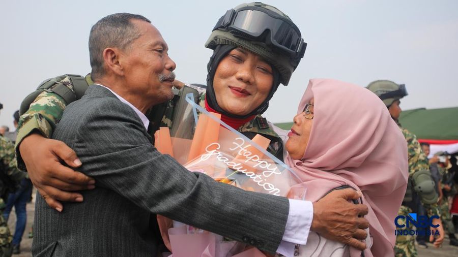 Anggota Komponen Cadangan (Komcad) memgikuti Upacara Penutupan Latsarmil Komcad ASN Kementerian/Lembaga Gelombang I di Lanud Halim Perdana Kusuma, Jakarta, Jumat (5/6/2026).