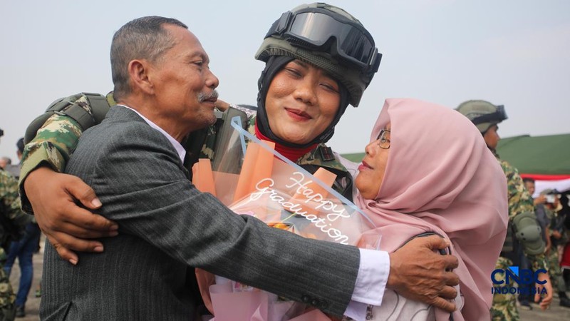 Anggota Komponen Cadangan (Komcad) memgikuti Upacara Penutupan Latsarmil Komcad ASN Kementerian/Lembaga Gelombang I di Lanud Halim Perdana Kusuma, Jakarta, Jumat (5/6/2026).