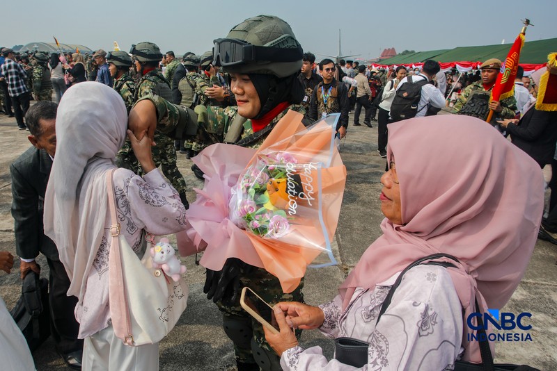 Anggota Komponen Cadangan (Komcad) memgikuti Upacara Penutupan Latsarmil Komcad ASN Kementerian/Lembaga Gelombang I di Lanud Halim Perdana Kusuma, Jakarta, Jumat (5/6/2026). (CNBC Indonesia/Faisal Rahman)