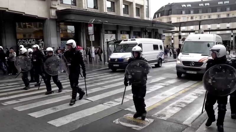 Bentrokan pecah antara demonstran dan polisi di pusat Kota Brussels pada Kamis (4/6/2026) ketika aksi protes menentang rencana reformasi sektor pendidikan di Belgia berubah menjadi kerusuhan.