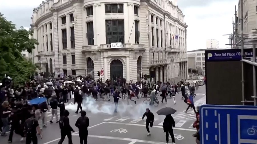 Bentrokan pecah antara demonstran dan polisi di pusat Kota Brussels pada Kamis (4/6/2026) ketika aksi protes menentang rencana reformasi sektor pendidikan di Belgia berubah menjadi kerusuhan.