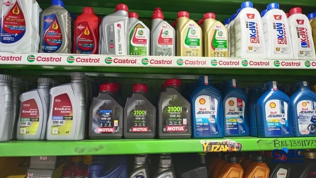 Harga Naik Ada Sampai Rp50.000-Warga RI Mulai "Pelit" Ganti Oli Muncul