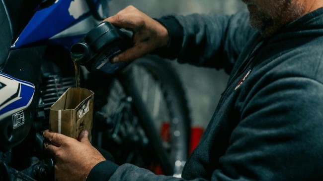 Warga RI Mohon Sabar, Masih Ada Gelombang Harga Pelumas Mau Naik Lagi