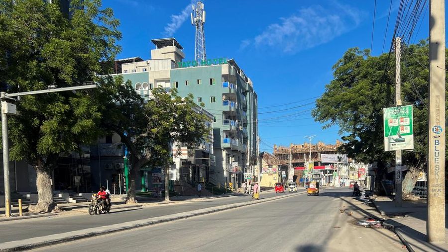 Ketegangan politik di Somalia kembali memanas setelah baku tembak hebat meletus di pusat ibu kota Mogadishu pada Jumat (5/6/2026). (REUTERS/Feisal Omar)
