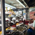 Kondisi Rumah Makan Padang di Tebet, Jakarta Selatan pada Jumat (5/6/2026). (CNBC Indoensia/Elga Nurmutia)