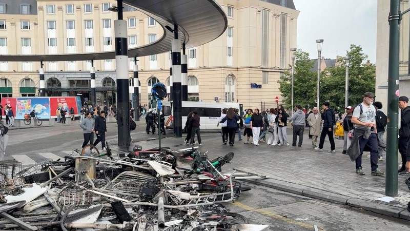Para demonstran memprotes rencana reformasi sektor pendidikan di Brussels, Belgia, 4 Juni 2026.