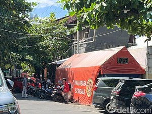 Tenda Warung Pallubasa Serigala Disorot Gunakan Fasum-Parkiran Bikin Macet