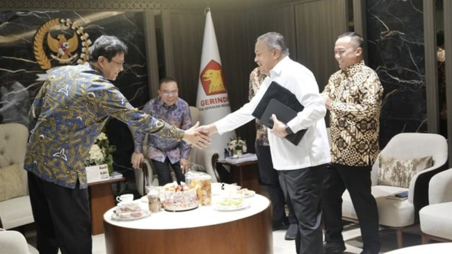 Penampakan Purbaya dan Bos BI Salaman Erat di Depan Dasco
