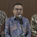 Wakil Ketua Dewan Perwakilan Rakyat Republik Indonesia (DPR RI) Sufmi Dasco Ahmad (Tengah) dalam keterangan pers di Gedung Nusantara III, Kompleks Parlemen, Senayan, Jakarta Pusat, Sabtu (6/6/2026). (Tangkapan Layar Youtube)