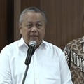 Gubernur BI, Perry Warjiyo dalam keterangan pers di Gedung Nusantara III, Kompleks Parlemen, Senayan, Jakarta Pusat, Sabtu (6/6/2026). (Tangkapan Layar Youtube)