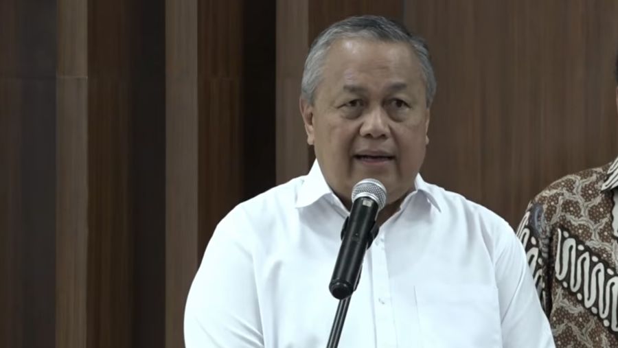 Gubernur BI, Perry Warjiyo dalam keterangan pers di Gedung Nusantara III, Kompleks Parlemen, Senayan, Jakarta Pusat, Sabtu (6/6/2026). (Tangkapan Layar Youtube)