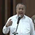 Gubernur BI, Perry Warjiyo dalam keterangan pers di Gedung Nusantara III, Kompleks Parlemen, Senayan, Jakarta Pusat, Sabtu (6/6/2026). (Tangkapan Layar Youtube)