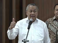Gubernur BI, Perry Warjiyo dalam keterangan pers di Gedung Nusantara III, Kompleks Parlemen, Senayan, Jakarta Pusat, Sabtu (6/6/2026). (Tangkapan Layar Youtube)