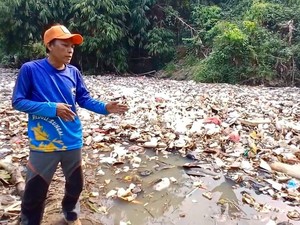 Sungai Cibanten Kota Serang Dipenuhi Sampah, 15 Ton Berhasil Diangkut