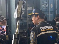 Menteri Keuangan (Menkeu) Purbaya Yudhi Sadewa  meninjau Pelabuhan Tanjung Priok pada Sabtu (6/6/2026). (CNBC Indonesia/Fergi Nadira)